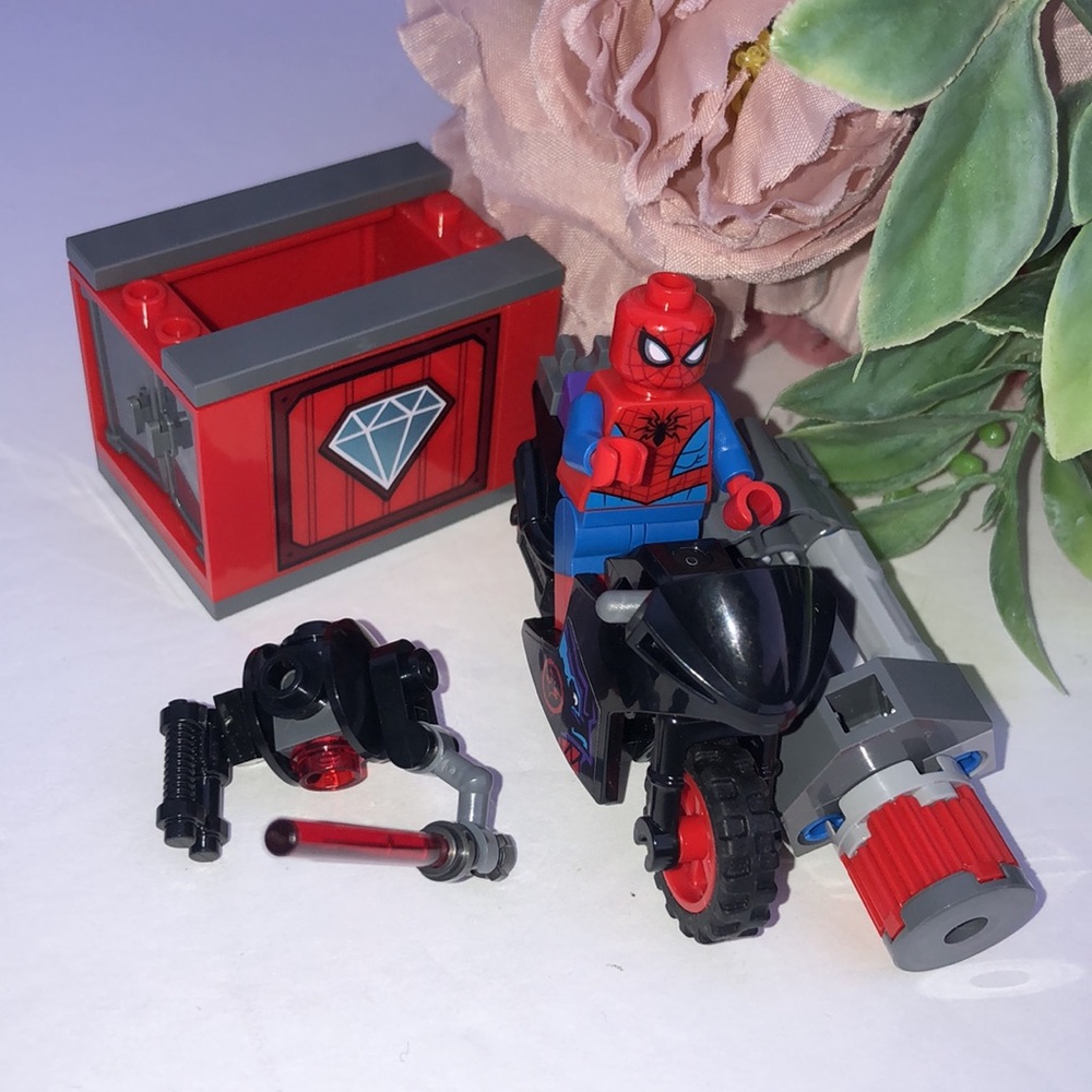 LEGO Spider-Man Set LEGO SUPERHERO COMICS LEGO SPIDER-MAN CYCLE